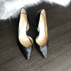Classic Nine West Pointed Black Heels